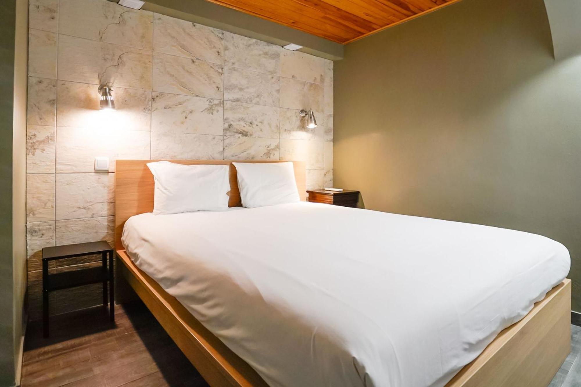 Cosmopolitan Chiado Apartment By Lovelystay Lisboa Exteriör bild